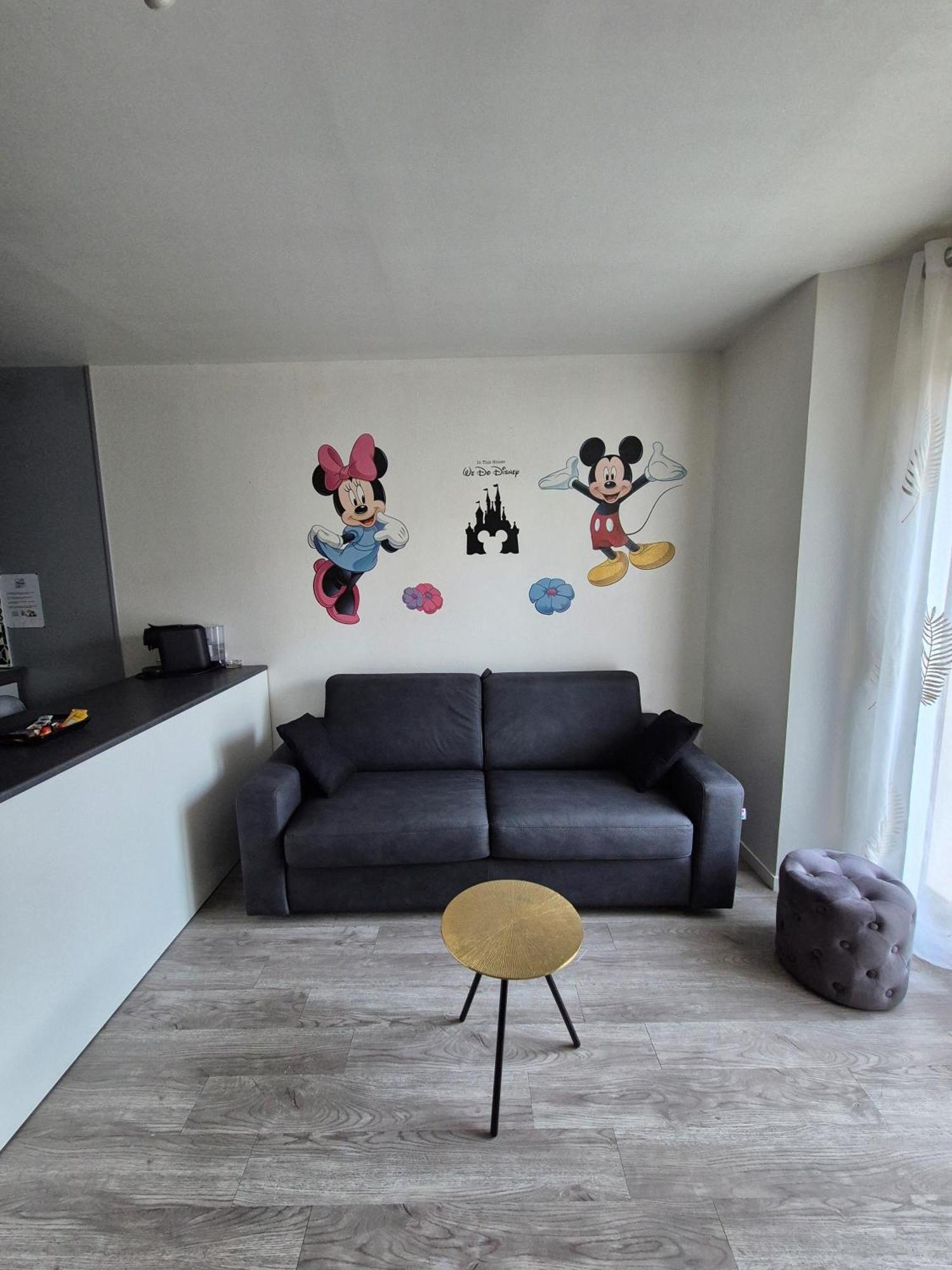 Studio A 2 Pas De Disneyland Esbly Exterior photo